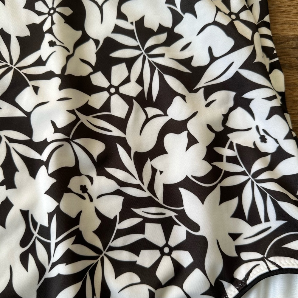 Lands‎ End Floral One Piece Swimsuit 14 Black White Havana Built In Bra Modest - Picture 3 of 13